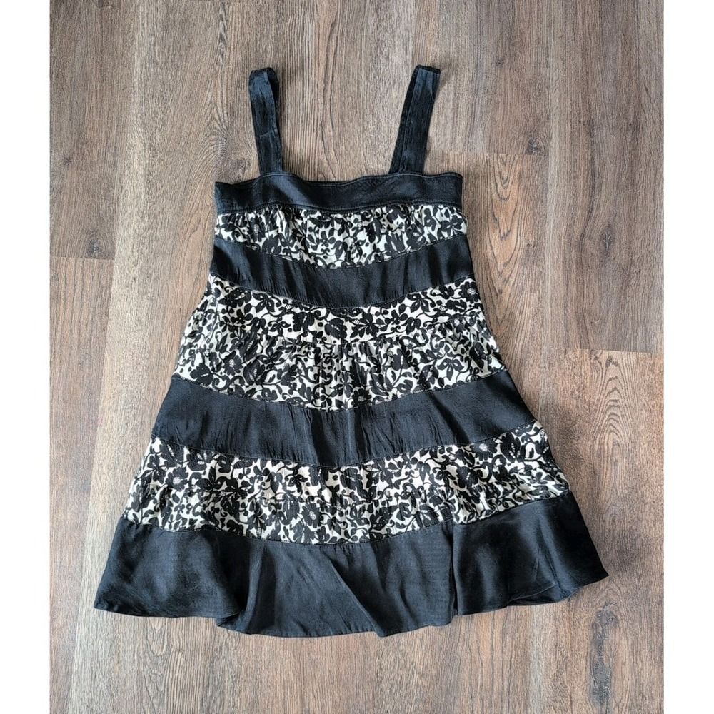 Diane von Furstenberg ABBY Silk Tiered Dress Size 4 W/ Pockets Lined